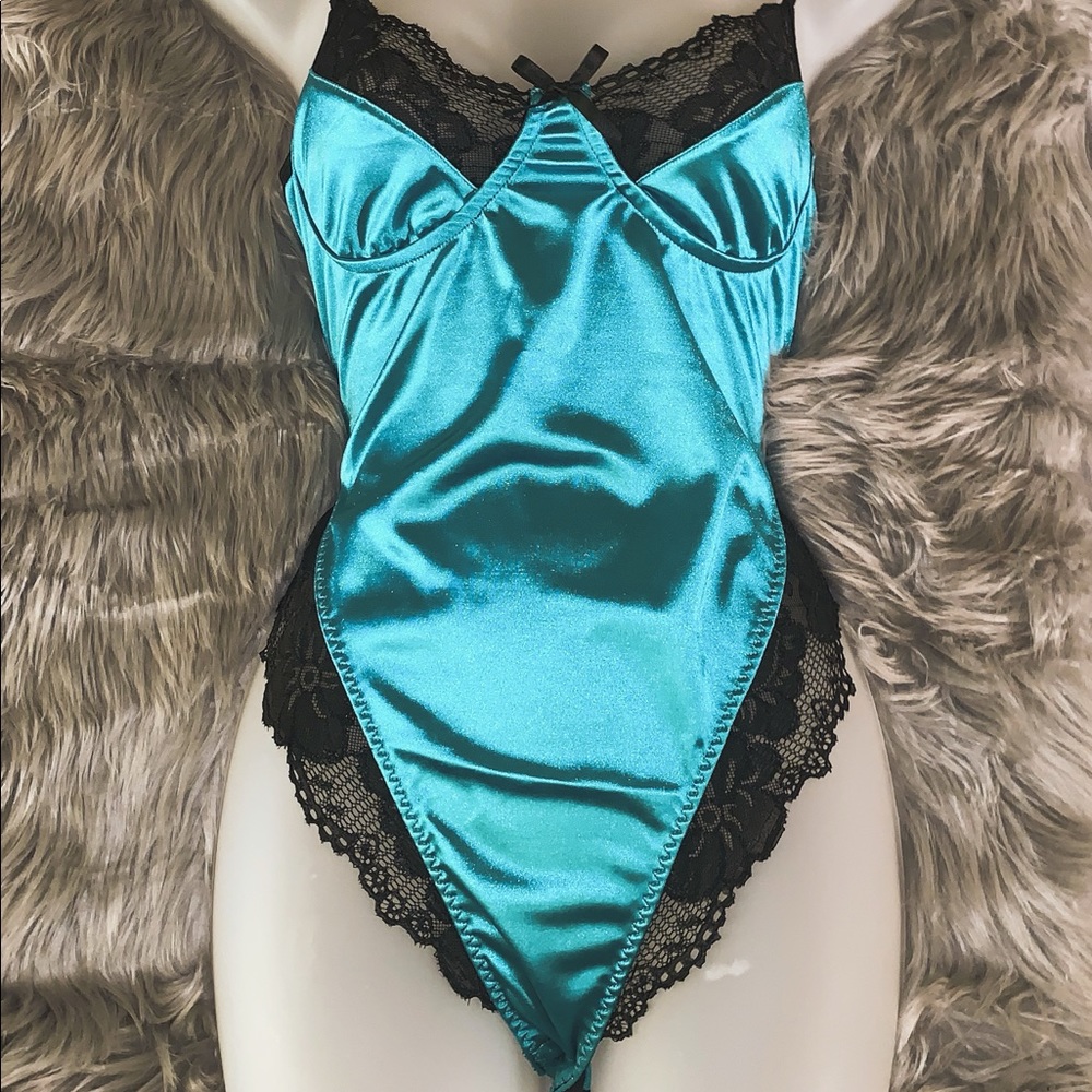 One‎ piece lingerie